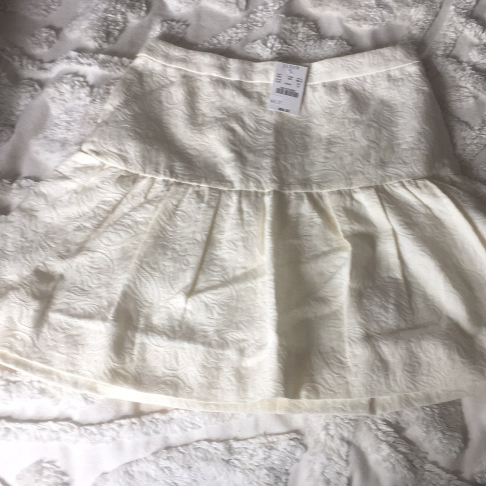 Jcrew Women’s off-white pleated skirt